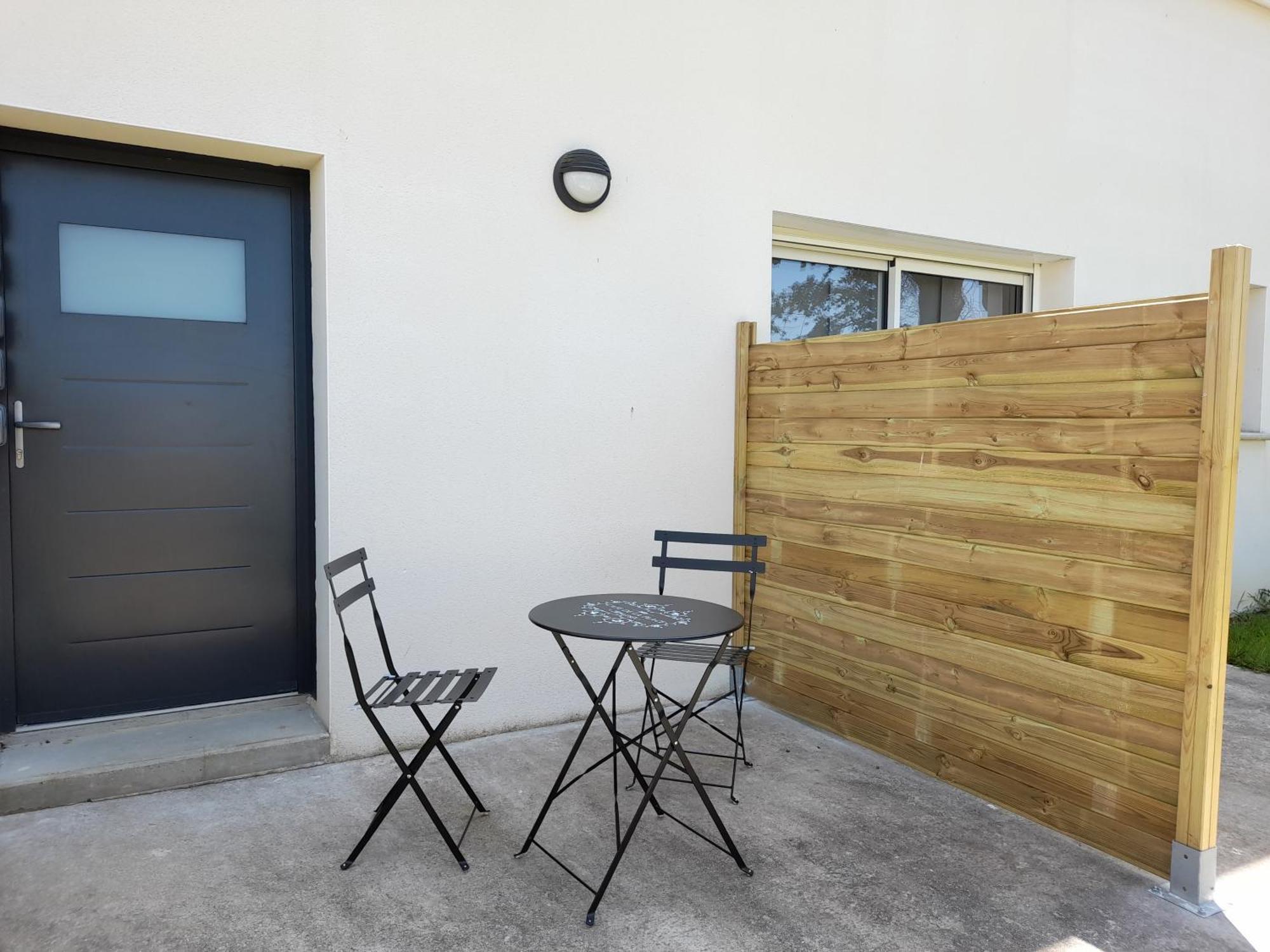 Dans Maison Neuve